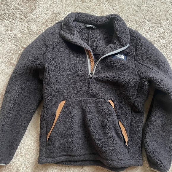 Northface Quarter zip - Picture 1 of 2